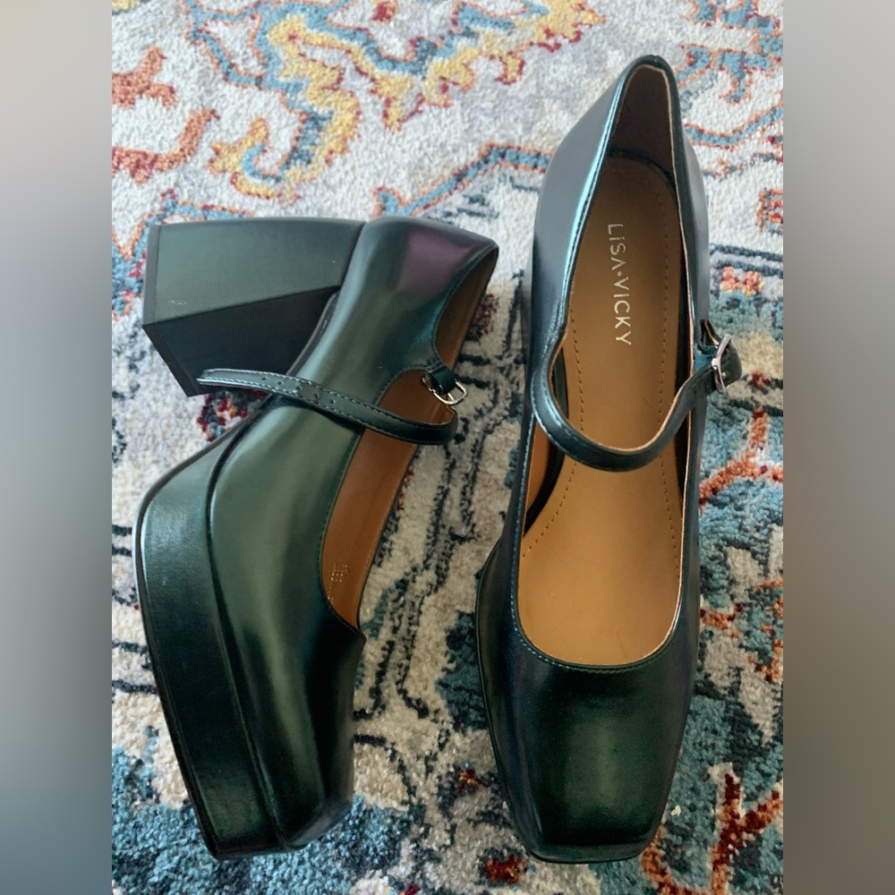 Women’s Mary Jane style platform pump size 9.5